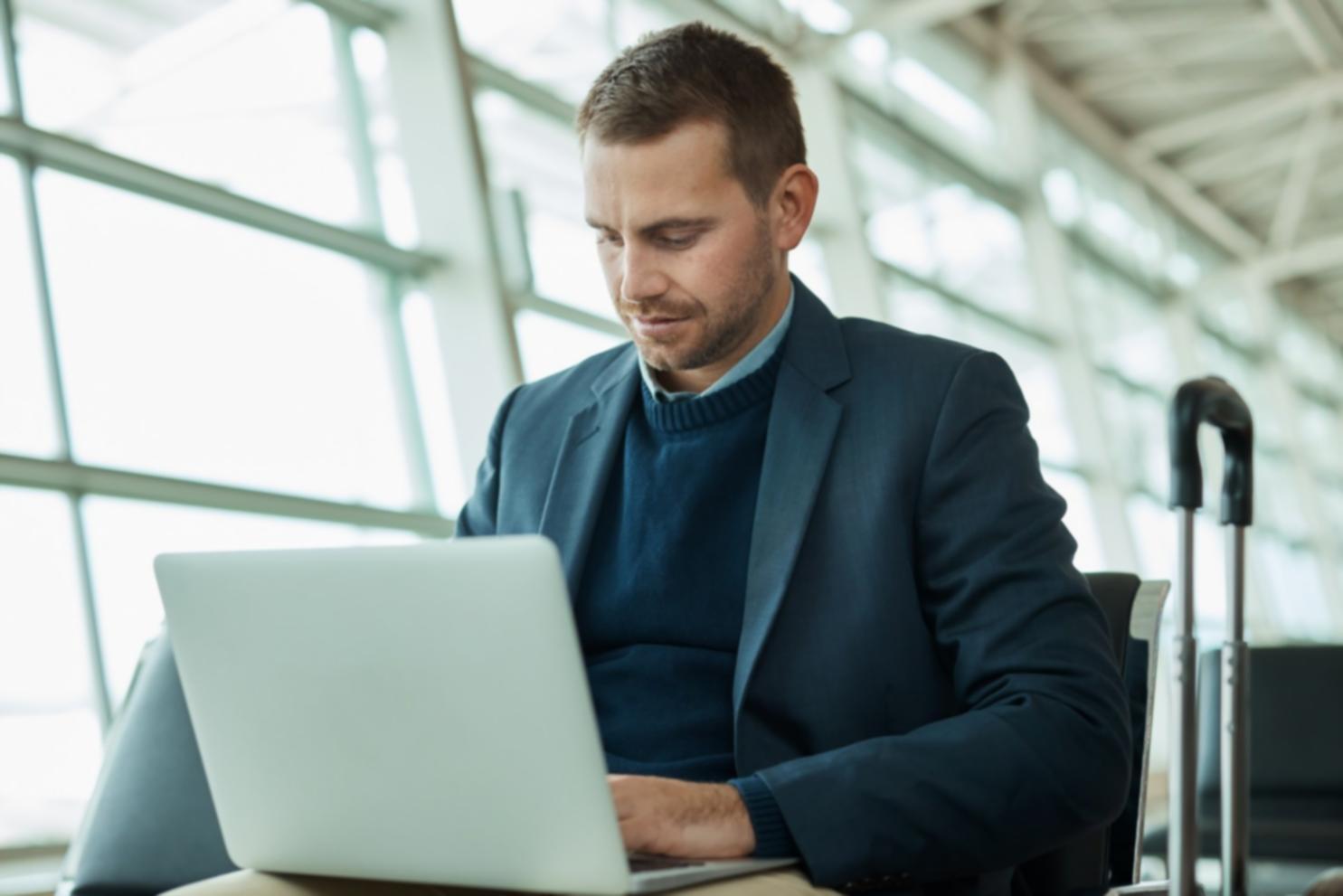 Oyun arayüzü tasarım sürecini gösteren detaylı görsel